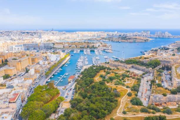 A Lovely 3 Bedroom, 3 Baths Home In The Centre Of Gzira By 360 Estates Екстериор снимка